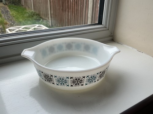 Vintage small pyrex chelsea - small,