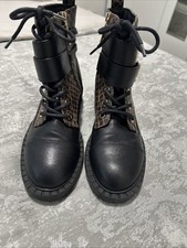 Woman’s River Island Boots