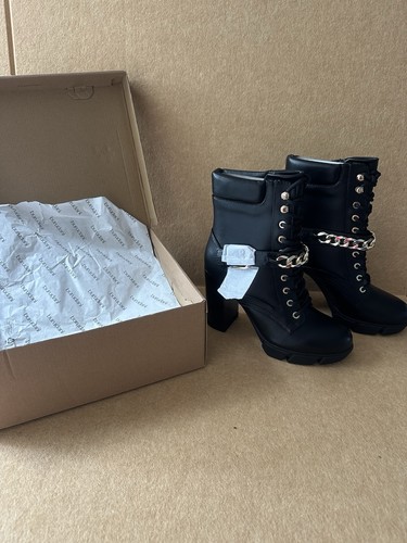 Lovely pair women - pair, black