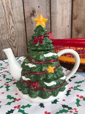 FESTIVE KITSCH CHRISTMAS TREE SHAPED NOVELTY HAND PAINTED CERAMIC TEAPOT