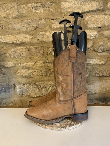 Old west women - old, tan