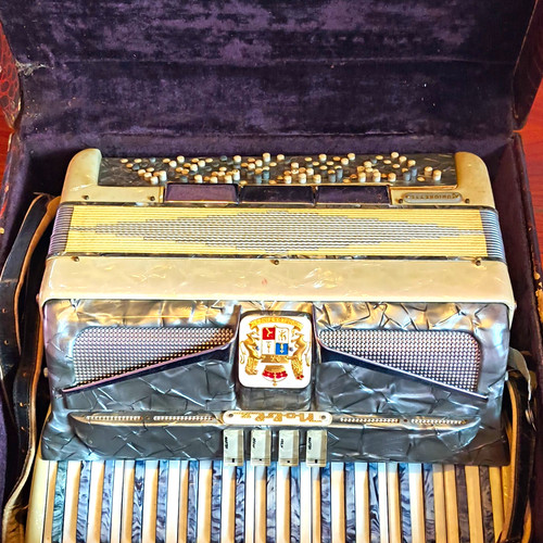 Strad lin piano accordion - piano, 41