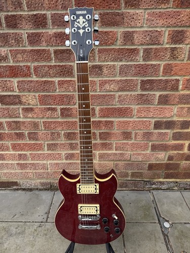 Yamaha 300 electric guitar - sg,