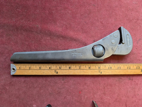 Footprint inch pipe wrench - inch,