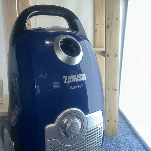 Zanussi easy vacuum - go,