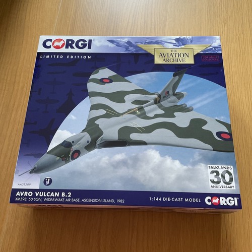 Corgi aa31209 avro - corgi,