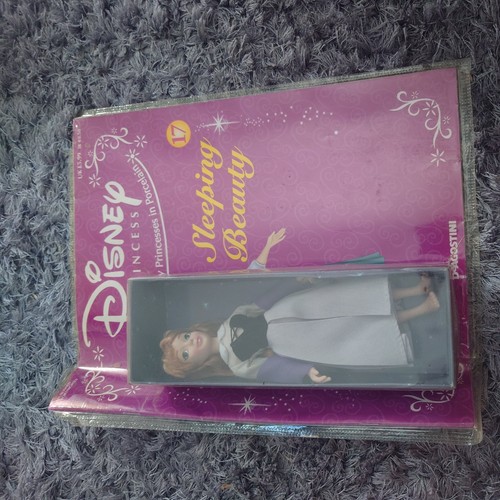 Disney princess porcelain doll - princess,