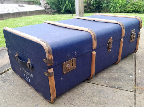 Vintage blue wood bound - 3',