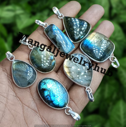 Bulk lot flashy labradorite - bulk,