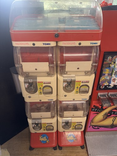 Tomy double toy - , capsule