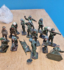 Plastic toy soldiers 1/32