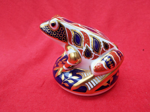 Royal crown derby - derby, frog