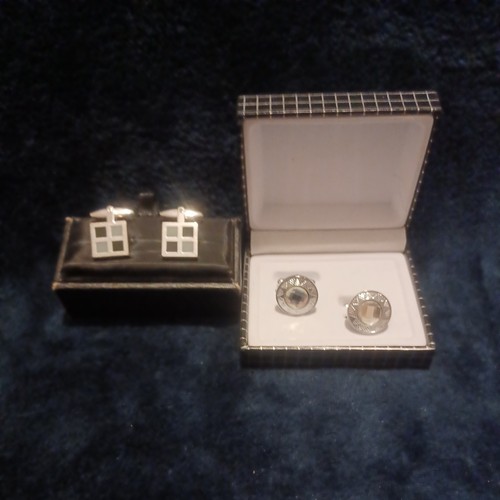 Modern silver metal cuff - 2x,