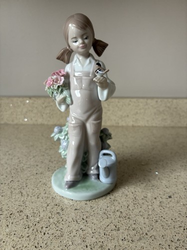 Lladro porcelain spring girl - lladro,