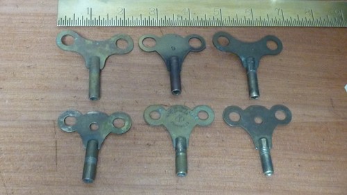 Old brass mantle bracket - ,