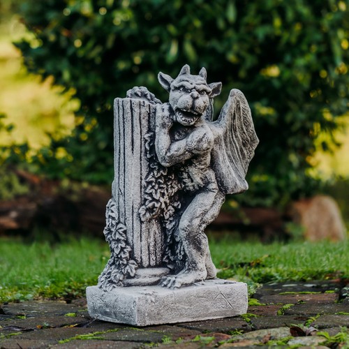 Gargoyle pillar gatekeeper - pillar,