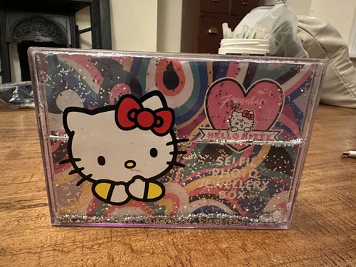 Hello kitty selfie photo - selfie,