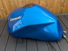 kawasaki z750s 2005 petrol tank excellent condition candy plasma blue