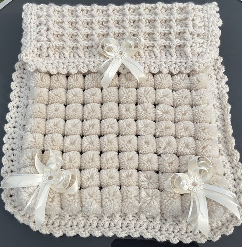 Beautiful thick pom - pom,