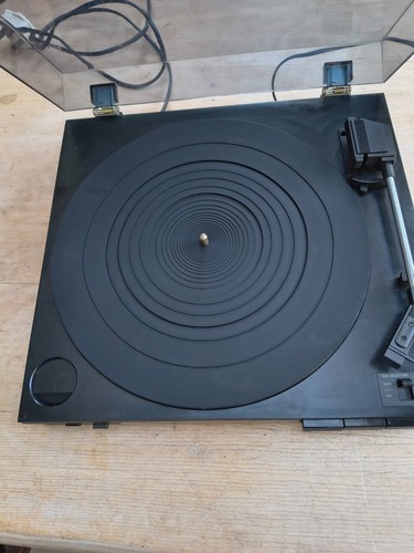 Aiwa stereo turntable system - stereo,