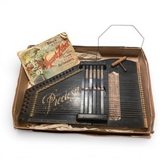 Antique Precisa Autoharp w Box