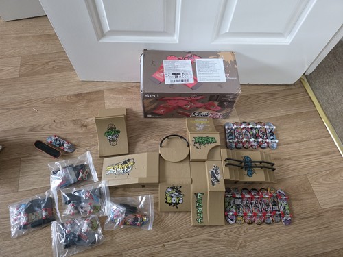 Finger skateboard park set - skateboard,