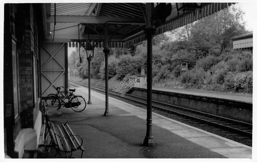 Hever train station - train,