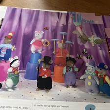 Alan Dart knitting pattern Cirque de Souris circus mice Clown juggler part 1&2 