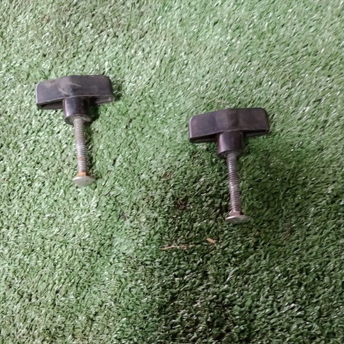 Mantis tiller handle knobs - tiller,