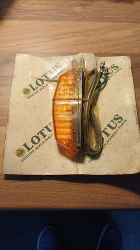 Lotus esprit side repeter - esprit,