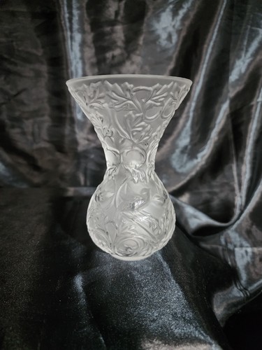 Lalique crystal frosted 4 - lalique, 5-1/4"