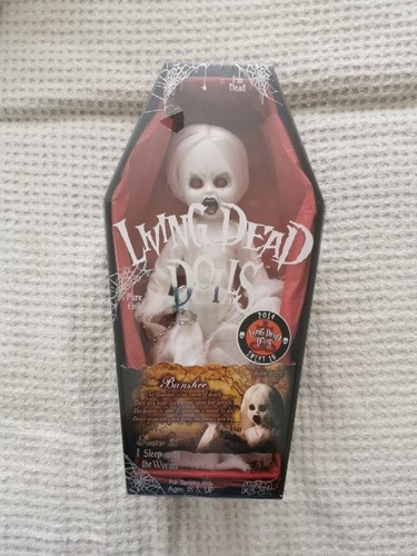 Living dead dolls series - living,