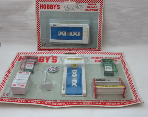 Vtg plastic garage forecourt - garage, /