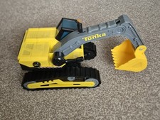 Tonka Toys Power Movers Excavator 8047 Toy Digger with Lights & Sounds 35cm Long