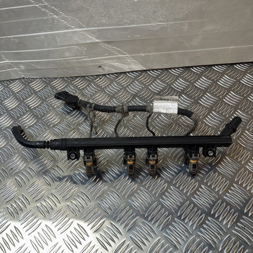 Ford 2014 2 petrol - ford,