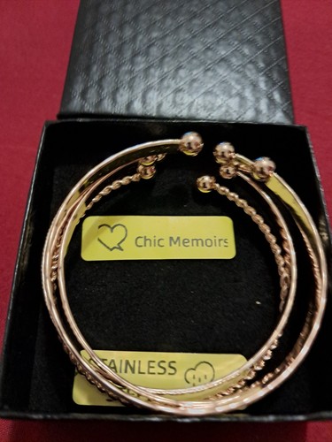 Gold tone different - gold,