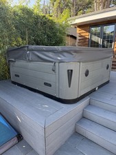 Luxury Hot Tub with Jets