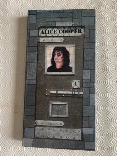 Alice cooper the life and - life,