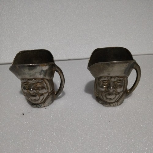 Two smal 6cm talll antique - two,