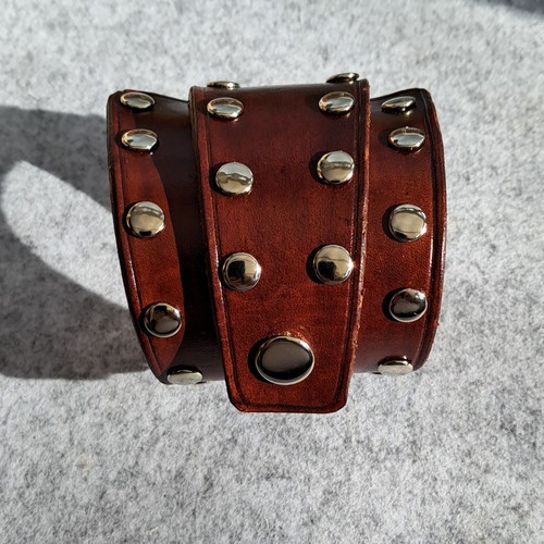 Brown leather cuff bracelet - brown,