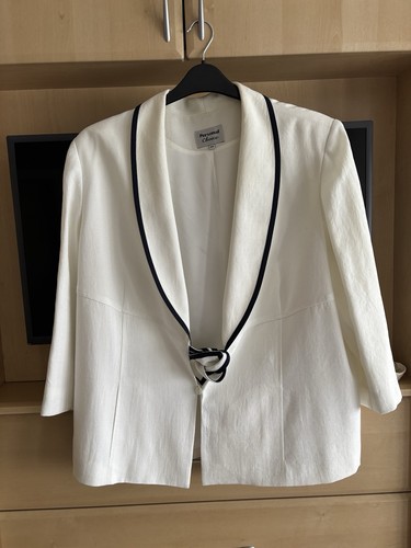 Beautiful white jacket size - white,