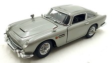 Danbury Mint 1/24 Scale DM048 - James Bond 007 Aston Martin DB5 - Silver