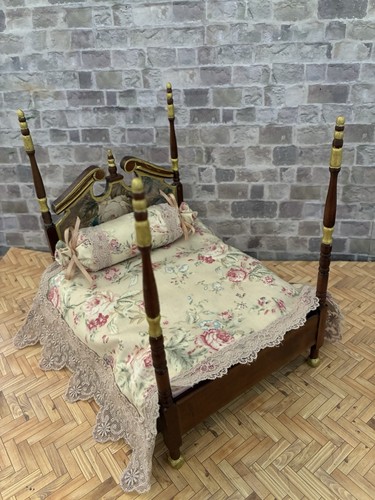 Dolls house scale - 1/12,