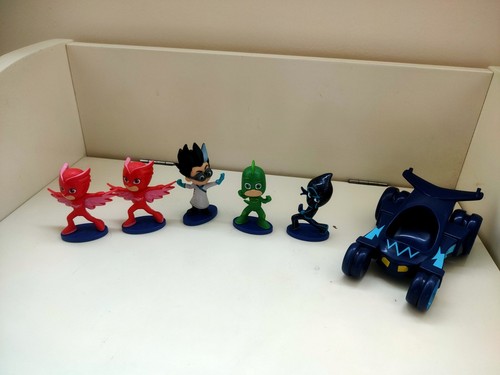 Bundle masks figures - of, &