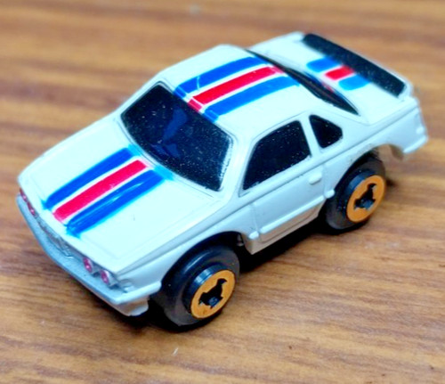Road champs bmw 635csi white - road,