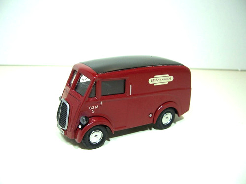 Corgi morris van - j,