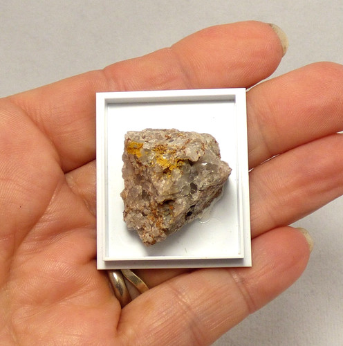Pharmacosiderite quartz - on,