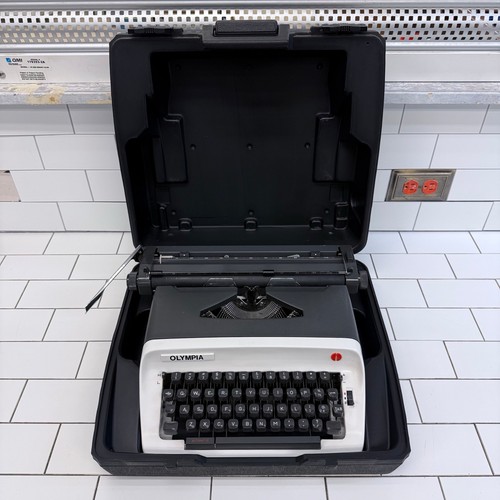 Olympia b12 manual typewriter - olympia,