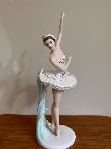 Coalport dame margot fonteyn - coalport,
