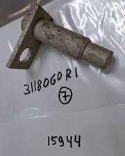 NOS TRACTOR PARTS  3118060R1